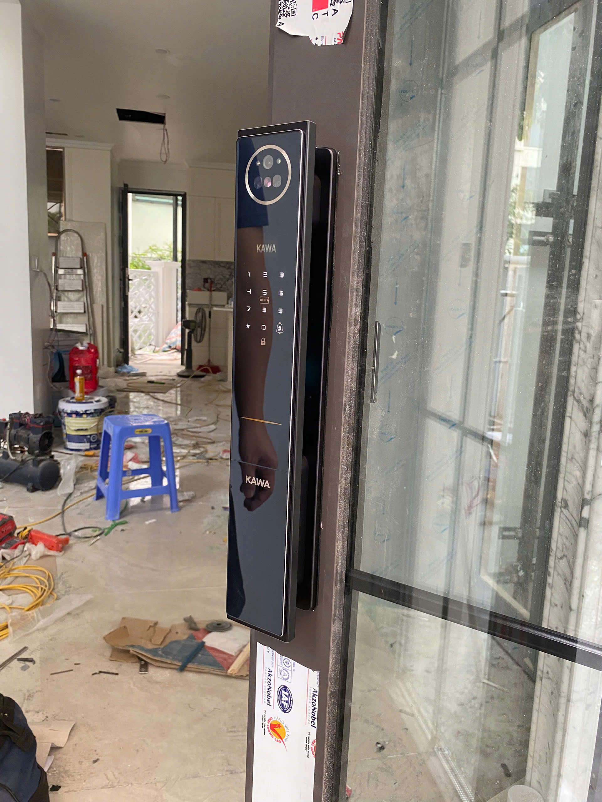 Khóa thông minh Kawa KT88F Ultra sang trọng lắp cửa chính